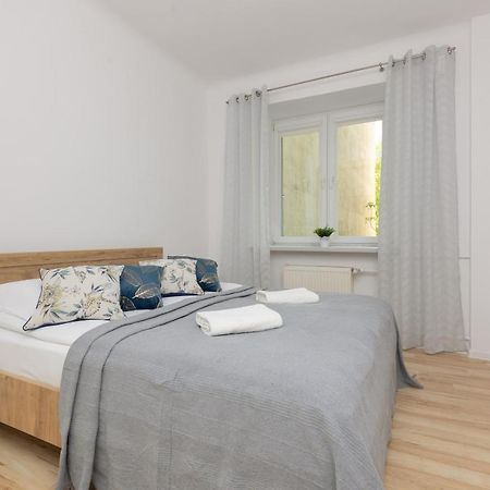 Bright Apartment Wola Near Metro Station By Noclegi Renters 华沙 外观 照片