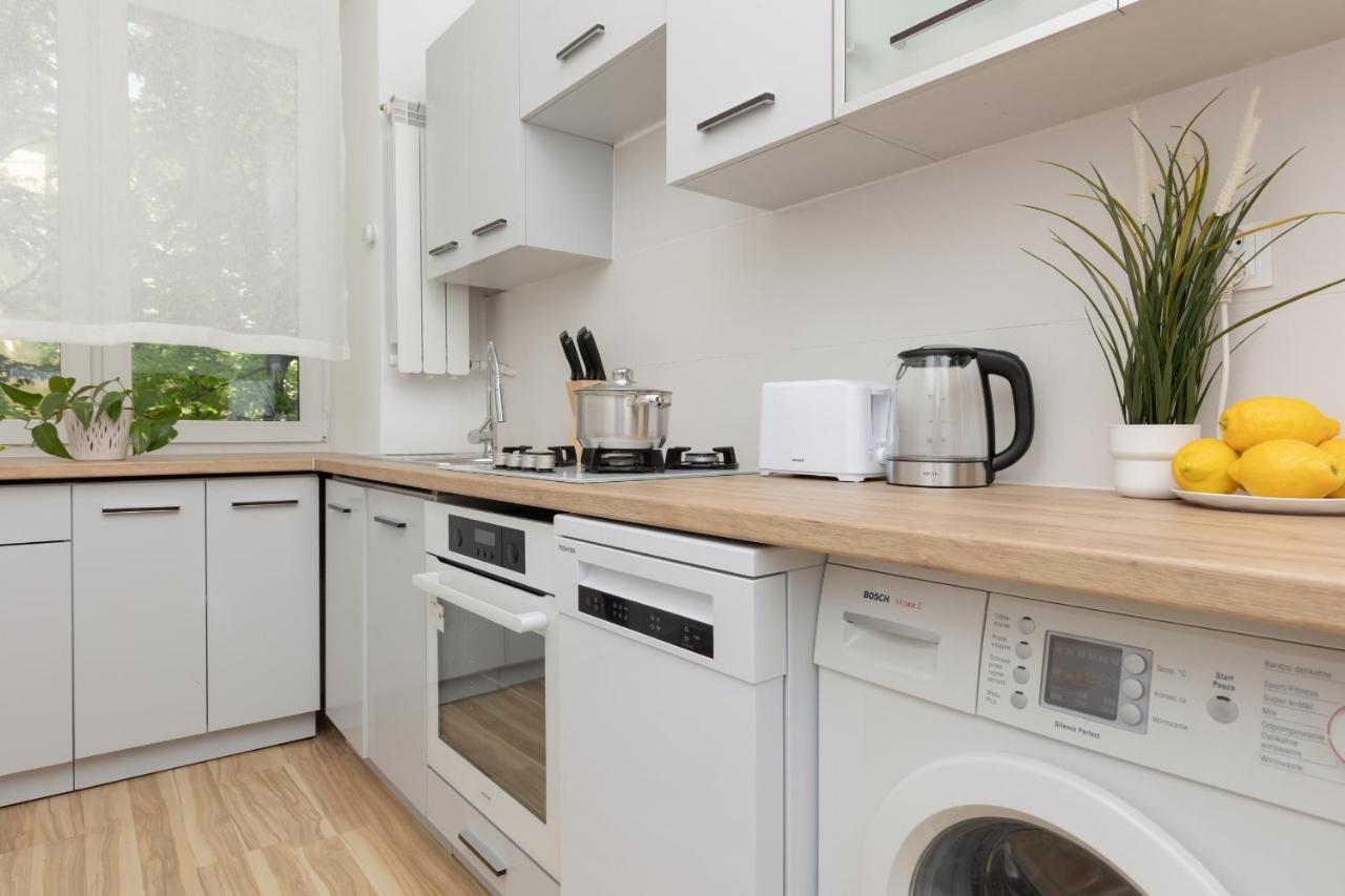 Bright Apartment Wola Near Metro Station By Noclegi Renters 华沙 外观 照片
