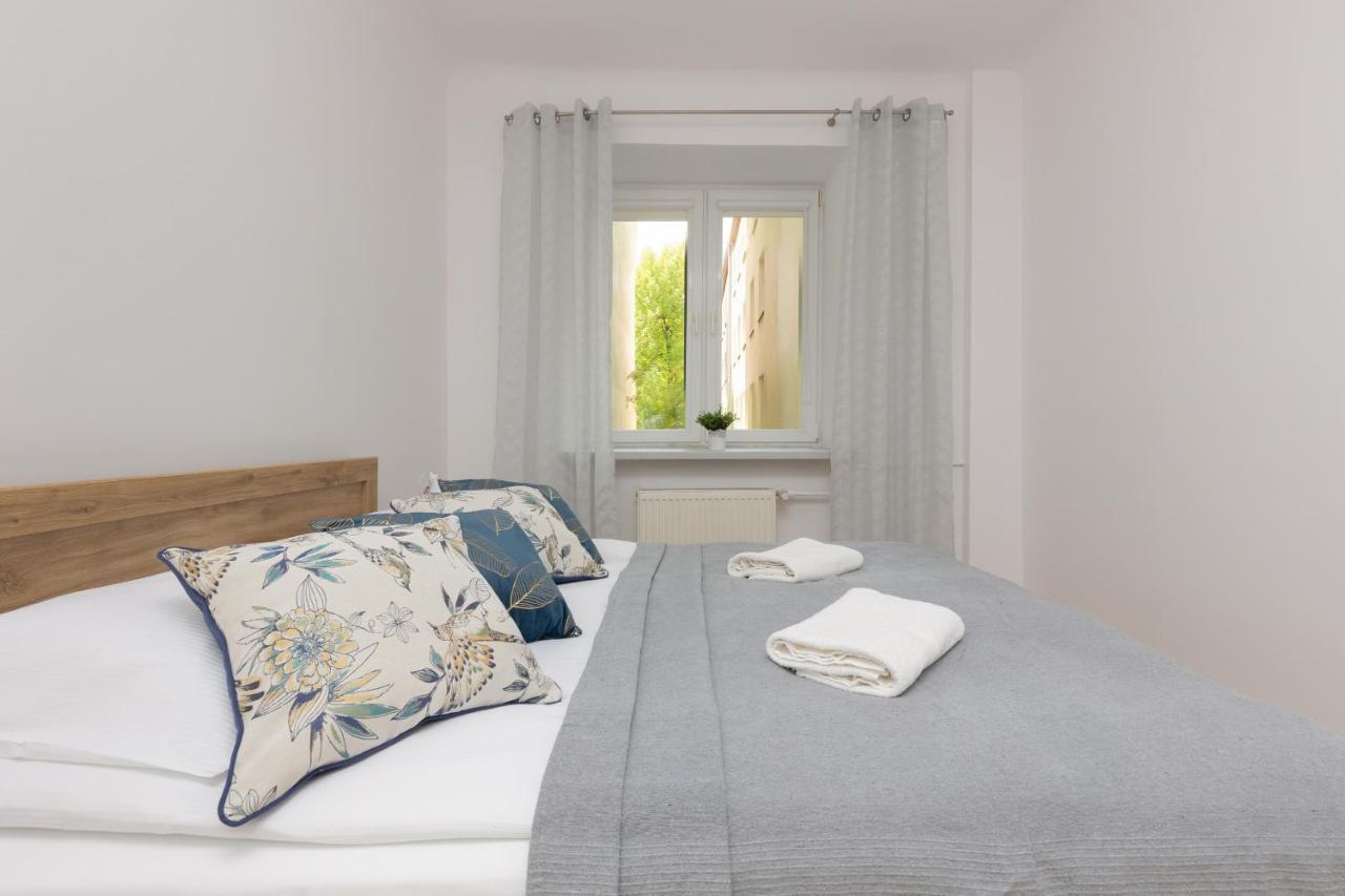 Bright Apartment Wola Near Metro Station By Noclegi Renters 华沙 外观 照片